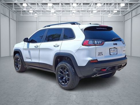 Used 2022 Jeep Cherokee Trailhawk w/ Premium Leather Package AWD/4WD image 8
