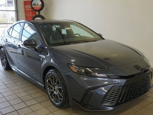 New 2026 Toyota Camry SE image 2