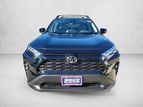 Used 2025 Toyota RAV4 XLE Premium image 2