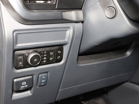 New 2025 Ford F150 Platinum w/ Equipment Group 702A High image 9