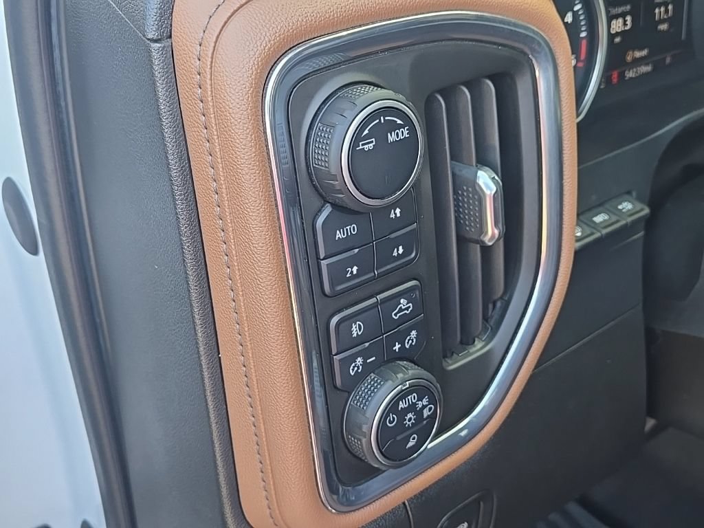 Used 2022 Chevrolet Silverado 2500 High Country w/ Technology Package AWD/4WD image 16