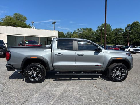 Used 2024 GMC Canyon AT4 w/ Technology Package AWD/4WD image 9