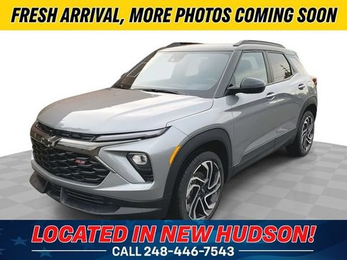 Used 2024 Chevrolet TrailBlazer RS w/ Driver Confidence Package AWD/4WD image 1