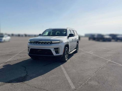 New 2026 Jeep Grand Wagoneer L 2WD image 3