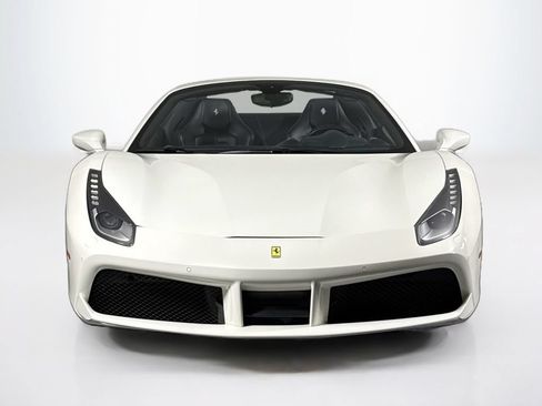 Used 2018 Ferrari 488 Spider RWD image 11