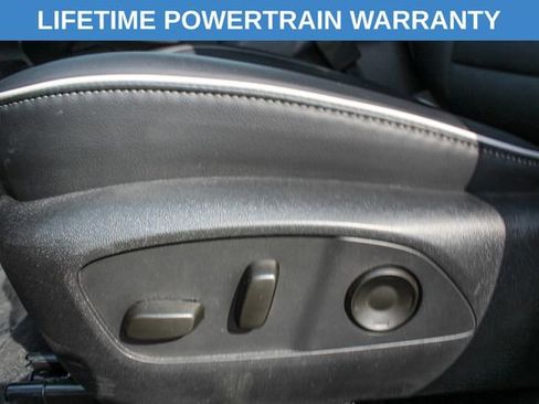 Used 2025 Buick Enclave Preferred AWD/4WD image 18