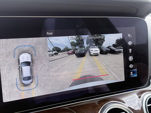 Used 2023 Mercedes-Benz E 350 Sedan image 4