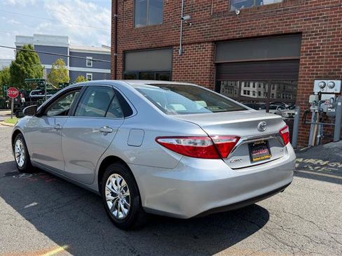 Used 2016 Toyota Camry LE FWD image 8