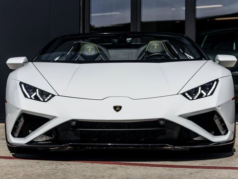Used 2020 Lamborghini Huracan EVO image 4