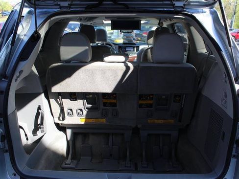 Used 2013 Toyota Sienna XLE w/ Entertainment Pkg FWD image 30