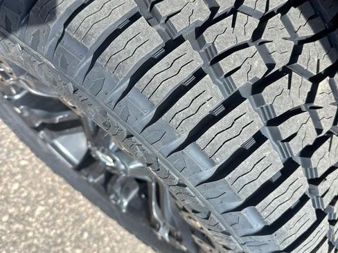 Used 2018 GMC Sierra 2500 Denali AWD/4WD image 9