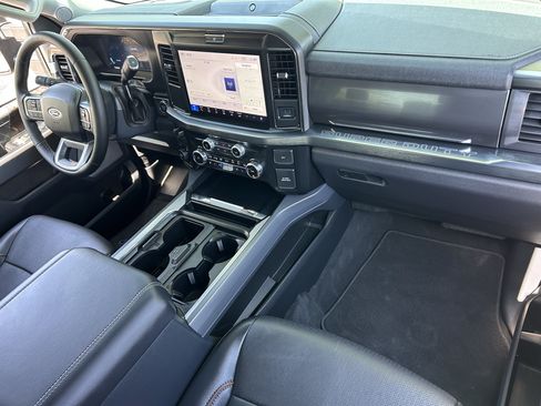 Used 2025 Ford F250 Lariat AWD/4WD image 10