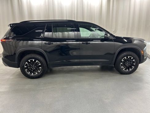 Used 2024 Chevrolet Traverse Z71 image 7