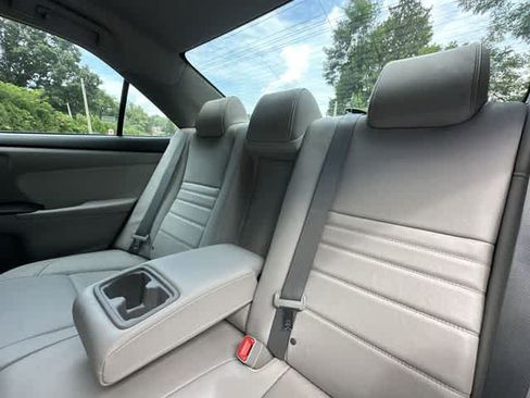 Used 2015 Toyota Camry XLE w/ Convenience Package FWD image 16