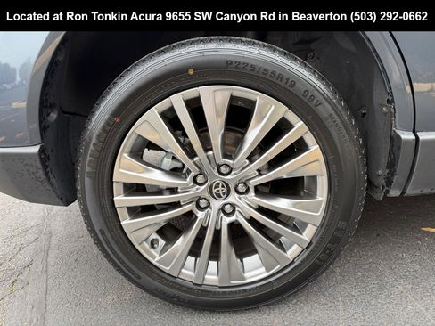 Used 2021 Toyota Venza Limited image 9