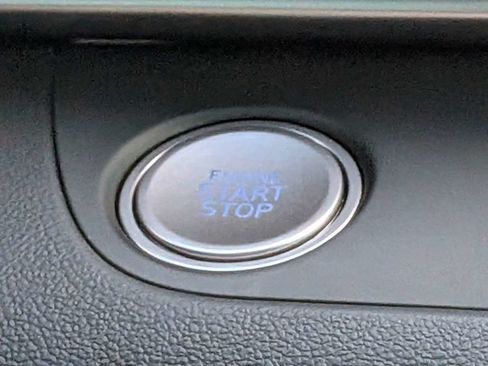 Used 2026 Hyundai Elantra Limited FWD image 43