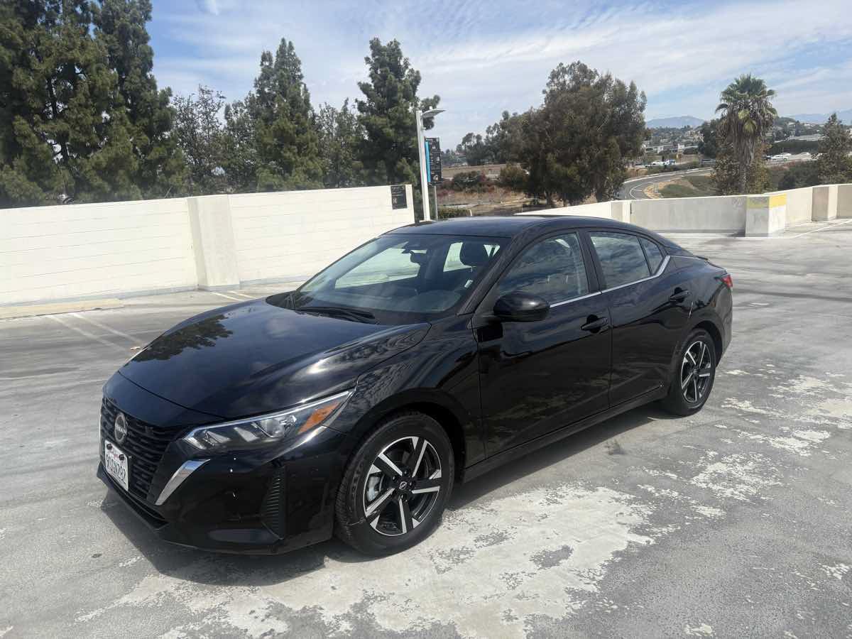 Used 2025 Nissan Sentra SV FWD image 2