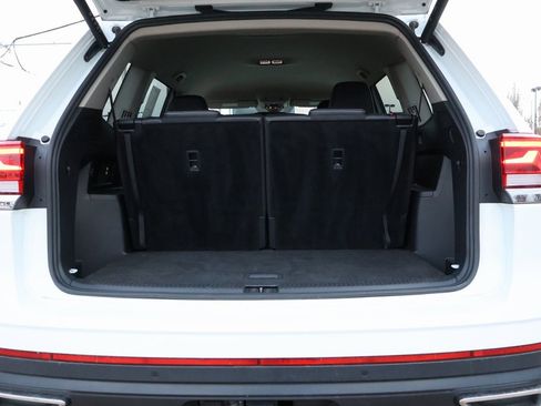 Used 2024 Volkswagen Atlas SE image 21