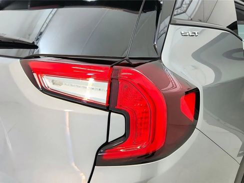 Used 2023 GMC Terrain SLT FWD image 15