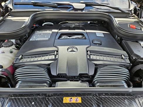 New 2026 Mercedes-Benz GLS 580 4MATIC image 17