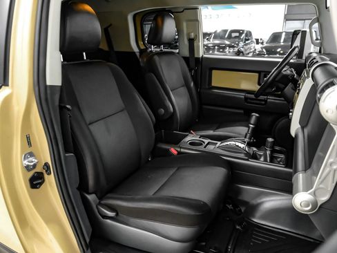 Used 2014 Toyota FJ Cruiser 4WD w/ Upgrade Package image 35