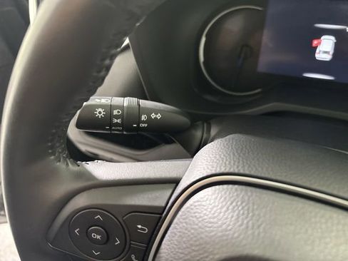 Used 2023 Toyota RAV4 XLE Premium image 16