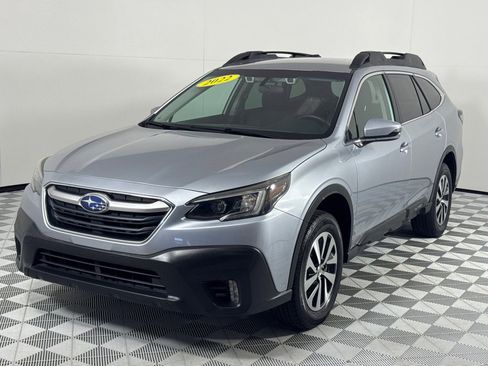 Used 2022 Subaru Outback Premium image 10