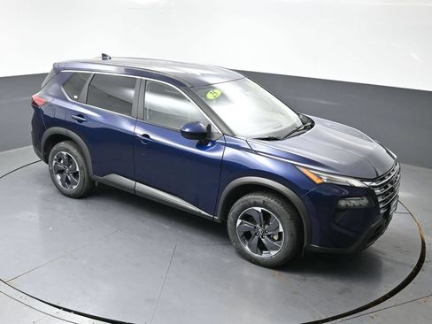 Used 2025 Nissan Rogue SV FWD image 33