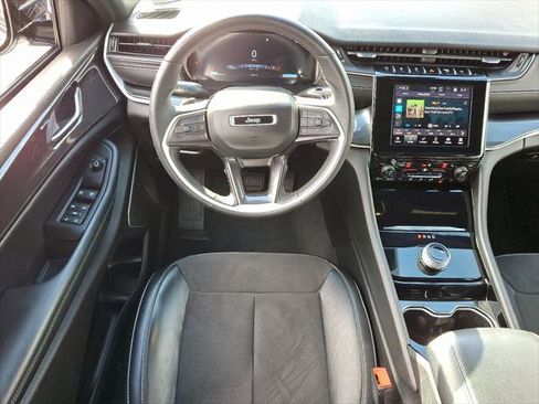 Certified 2022 Jeep Grand Cherokee Altitude image 22