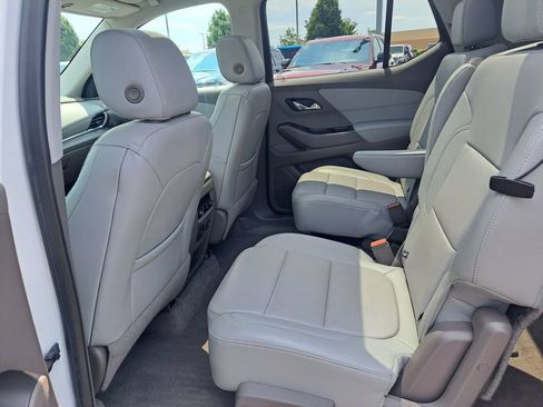 Used 2019 Chevrolet Traverse Premier w/ Driver Confidence II Package FWD image 32