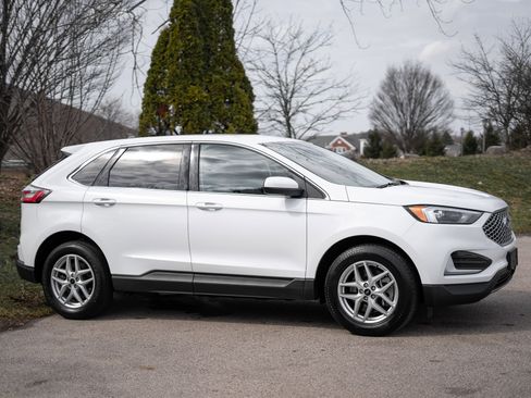 Used 2024 Ford Edge SEL image 4