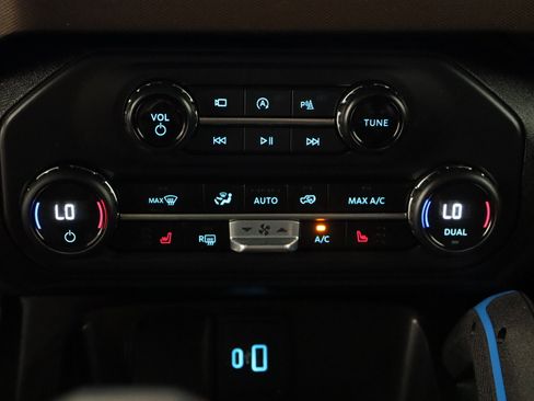 Used 2023 Ford Bronco Outer Banks image 22