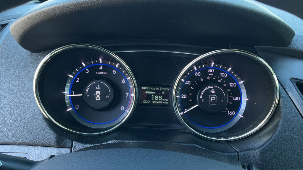 Used 2011 Hyundai Sonata GLS FWD image 18