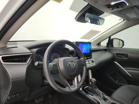 Used 2023 Toyota Corolla Cross LE AWD/4WD image 12