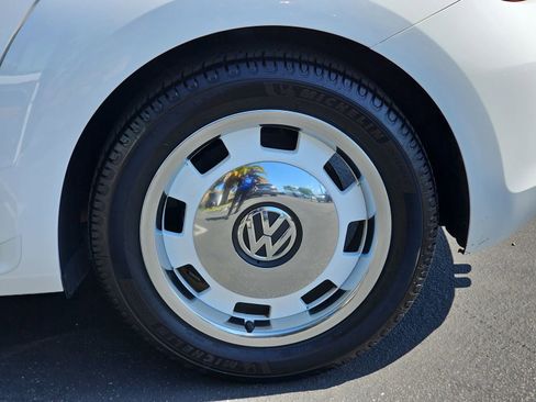 Used 2015 Volkswagen Beetle 1.8T FWD image 33
