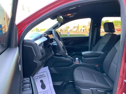 Used 2023 Chevrolet Colorado Trail Boss AWD/4WD image 15