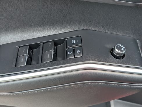 Used 2021 Toyota Highlander Limited AWD/4WD image 19