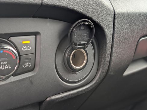 Used 2023 Nissan Frontier PRO-4X w/ Pro Convenience Package image 28