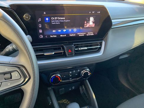 Used 2025 Chevrolet TrailBlazer LT image 18