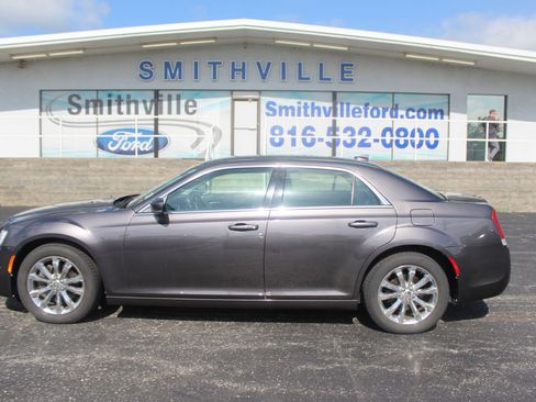 Used 2015 Chrysler 300 Limited w/ 300 Premium Group AWD/4WD image 2