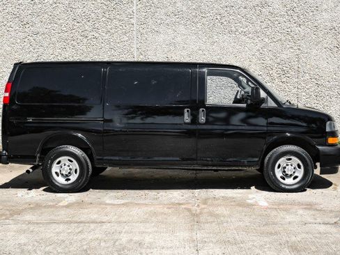 Used 2021 Chevrolet Express 2500 w/ Driver Convenience Package image 9