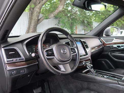 Used 2019 Volvo XC90 T5 Momentum w/ Protection Package Premier FWD image 27