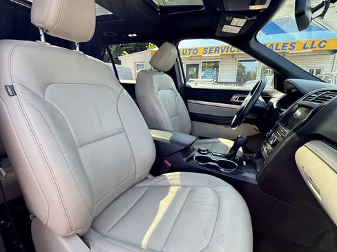 Used 2018 Ford Explorer XLT w/ Equipment Group 202A image 22