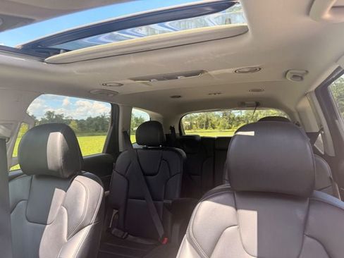 Used 2025 Kia Telluride S FWD image 9