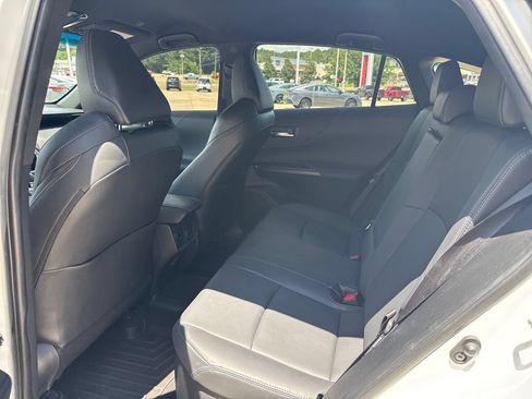 Used 2023 Toyota Venza XLE AWD/4WD image 22