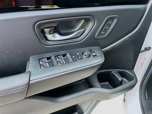 Used 2024 Honda Pilot Touring image 35