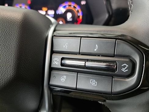 Used 2024 Chevrolet Colorado ZR2 w/ ZR2 Convenience Package III AWD/4WD image 20