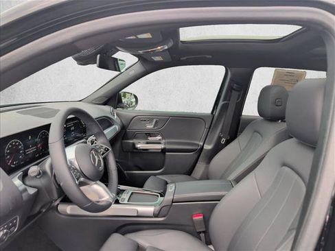 Used 2026 Mercedes-Benz GLB 250 image 12