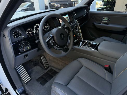 Used 2023 Rolls-Royce Cullinan image 22