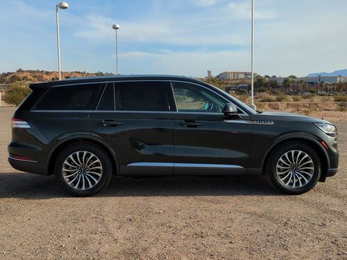 Used 2022 Lincoln Aviator Reserve w/ Elements Package Plus image 2
